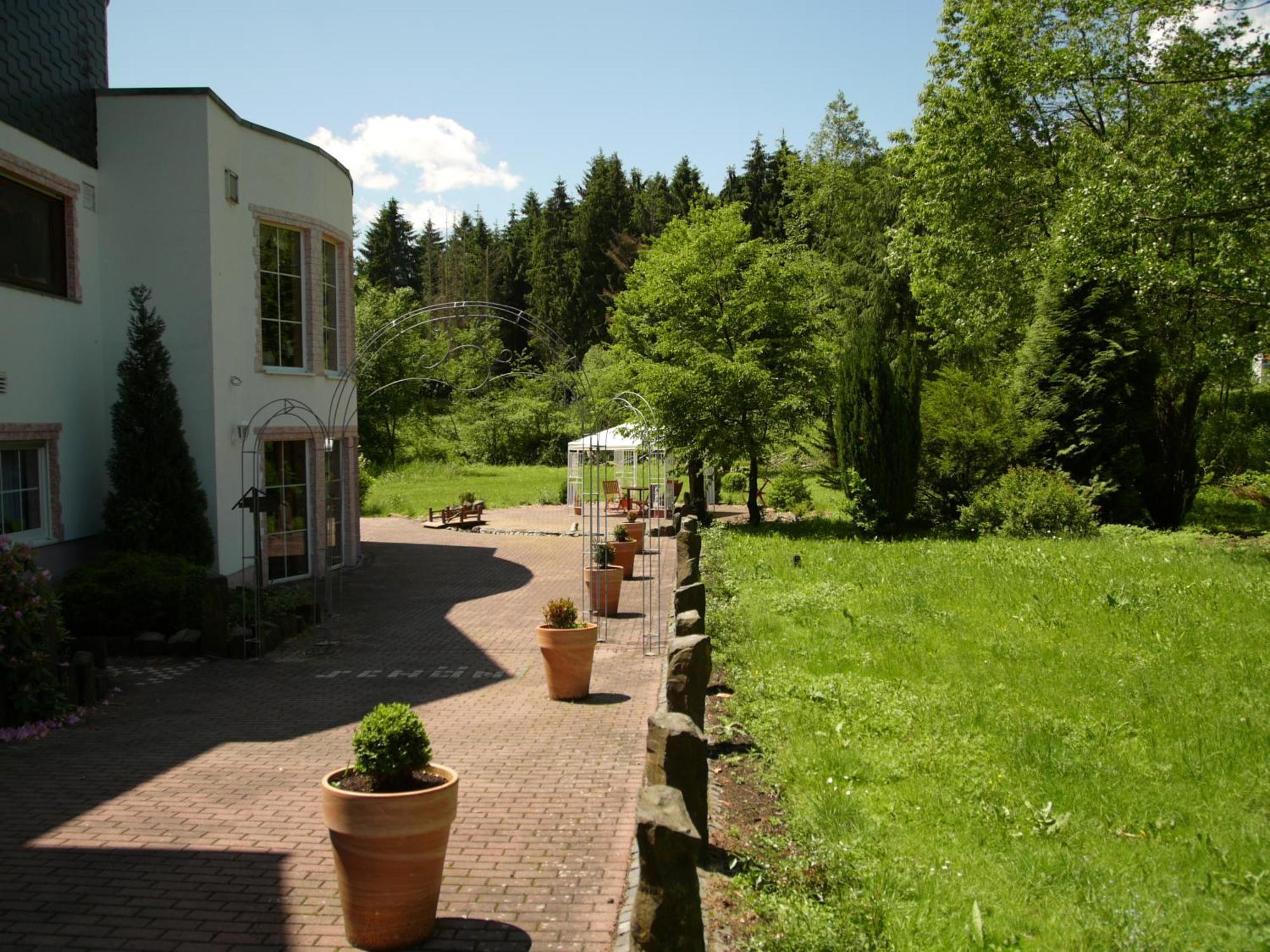 Studentenmuehle Hotel - Restaurant Nomborn ภายนอก รูปภาพ