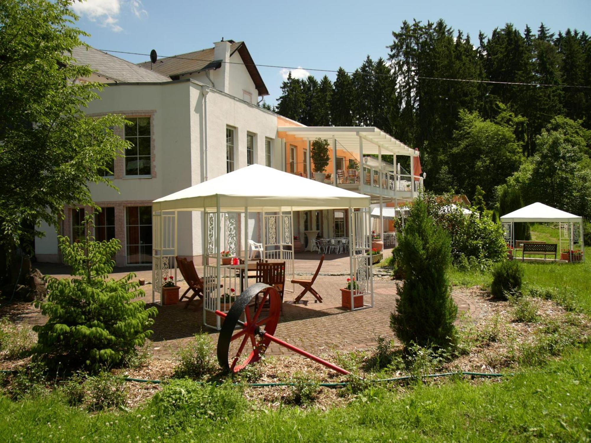 Studentenmuehle Hotel - Restaurant Nomborn ภายนอก รูปภาพ