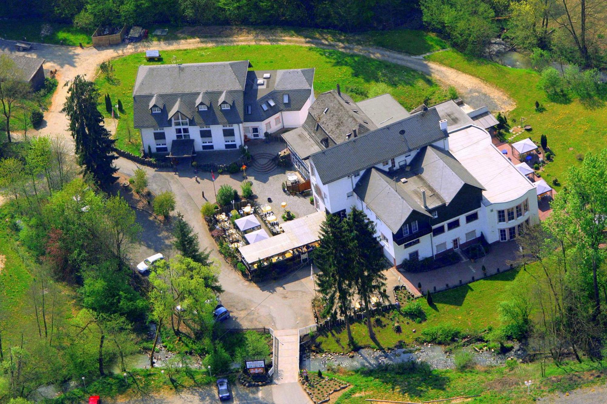 Studentenmuehle Hotel - Restaurant Nomborn ภายนอก รูปภาพ