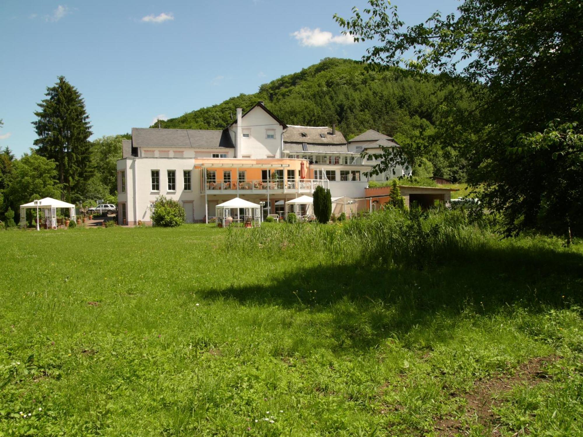 Studentenmuehle Hotel - Restaurant Nomborn ภายนอก รูปภาพ