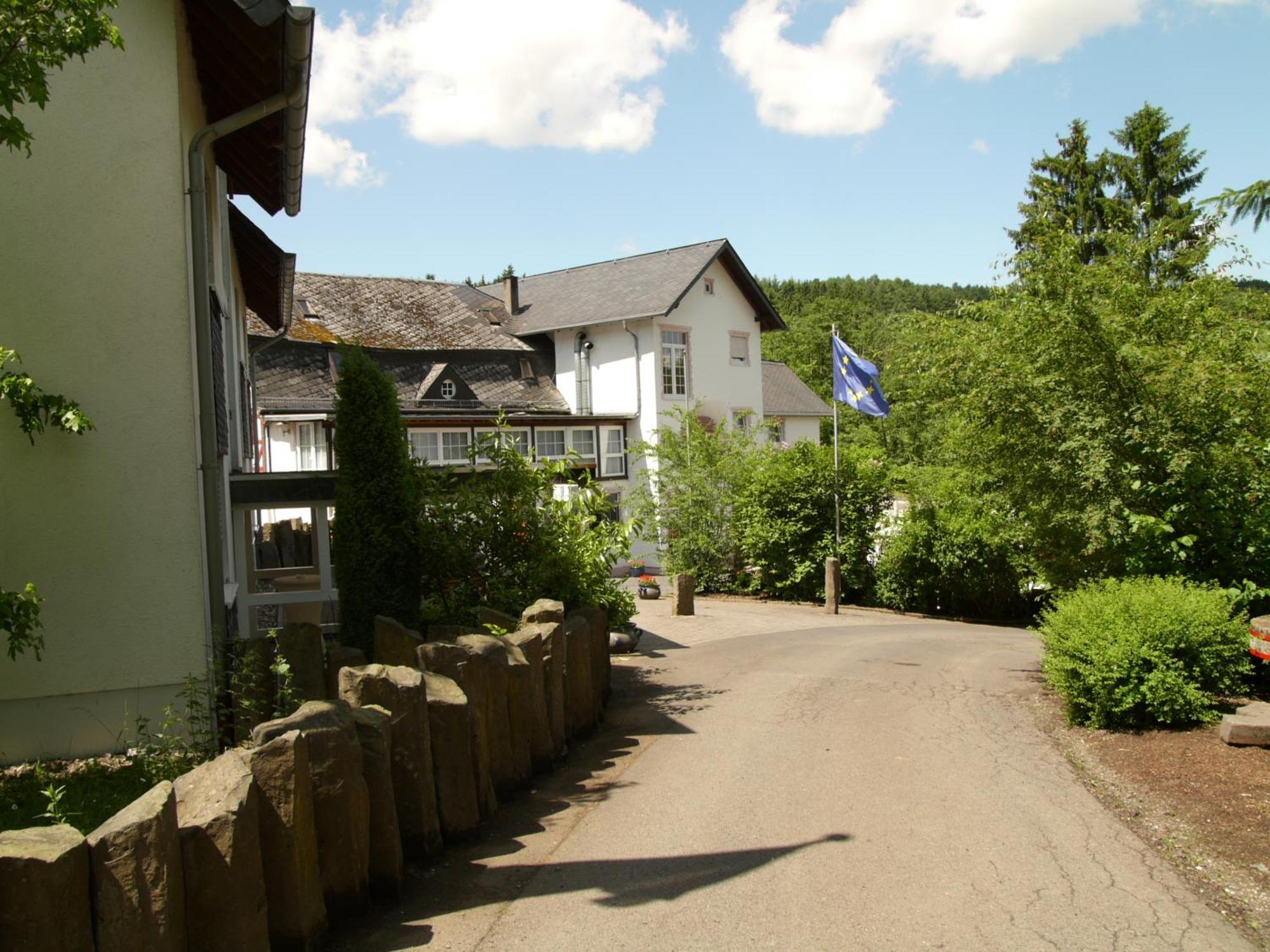 Studentenmuehle Hotel - Restaurant Nomborn ภายนอก รูปภาพ