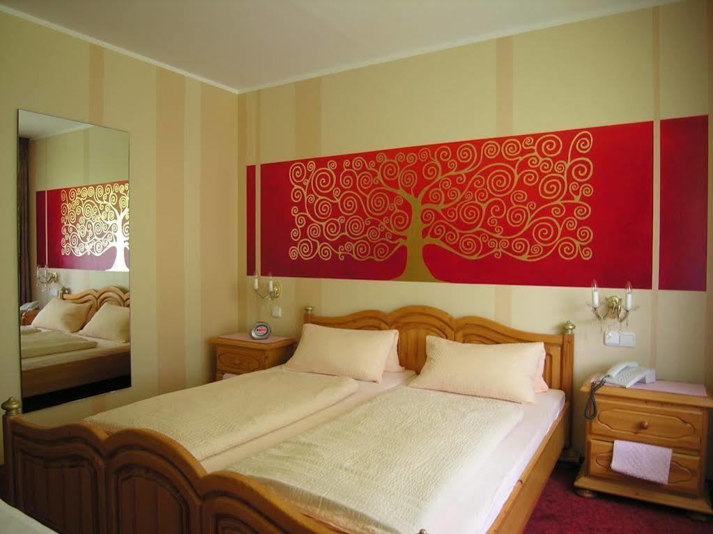 Studentenmuehle Hotel - Restaurant Nomborn ภายนอก รูปภาพ