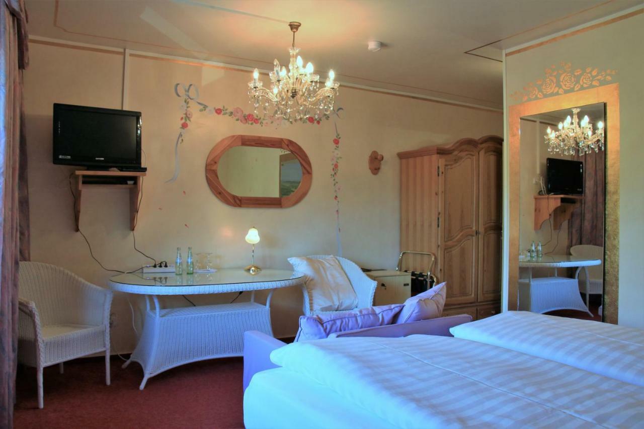 Studentenmuehle Hotel - Restaurant Nomborn ภายนอก รูปภาพ
